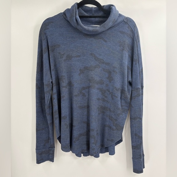 Michael Stars Blue Evereve Marcy Camo Print Thermal Tunic Top Womens Medium - Picture 11 of 12